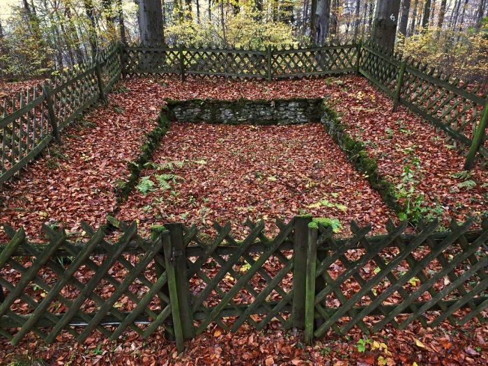 Altes, gesichertes Fundament